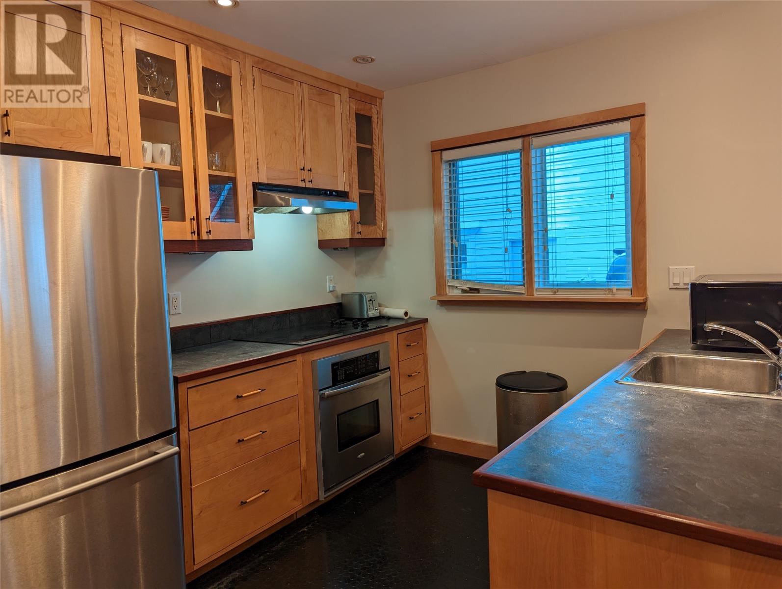 6 Elm Place, St. John's — photo 2