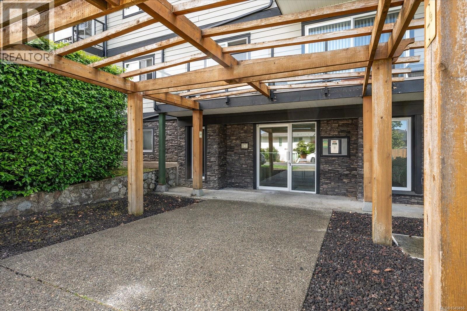 112 218 Bayview Ave, Ladysmith