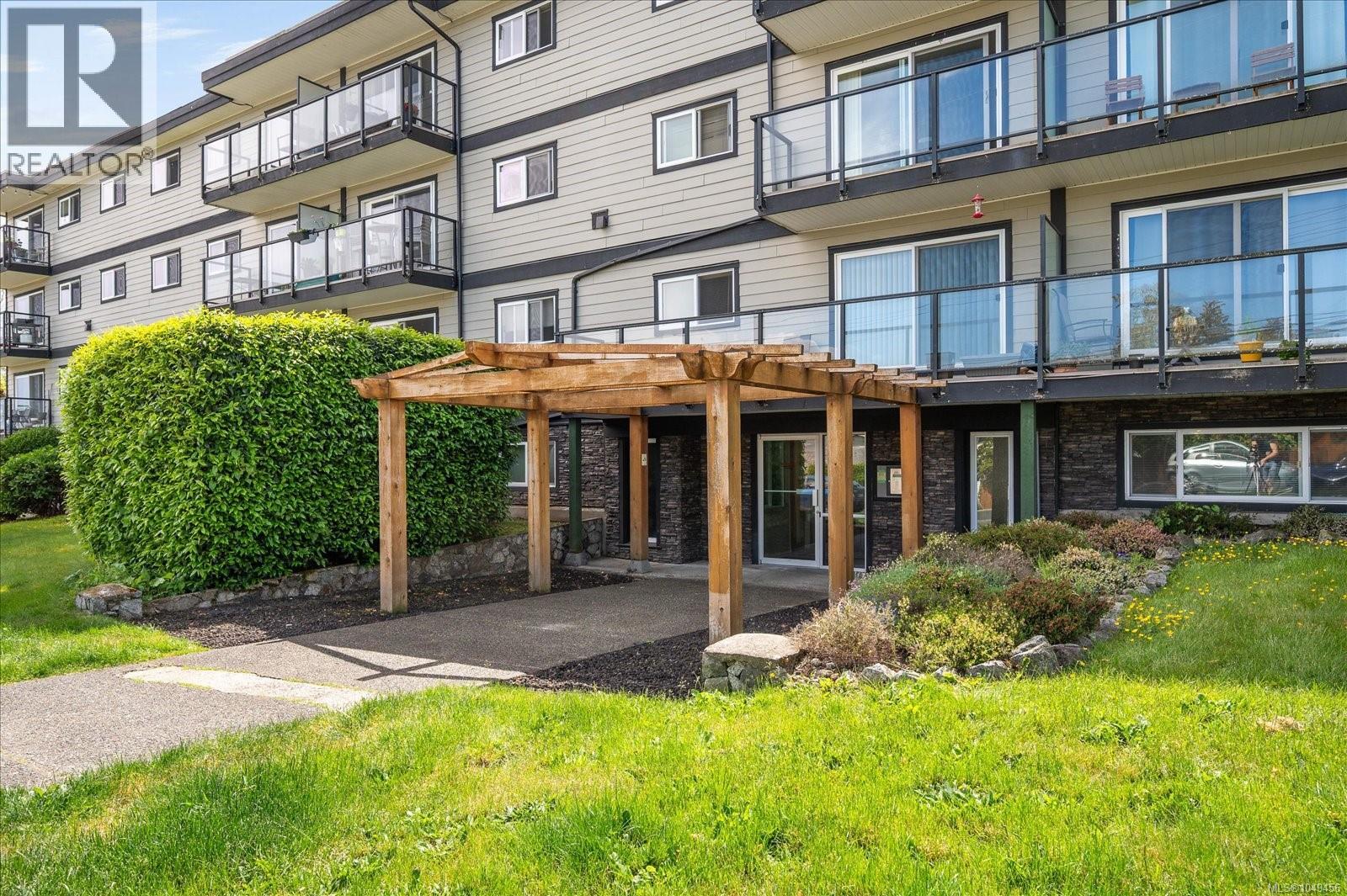 #112 218 Bayview Ave - 1