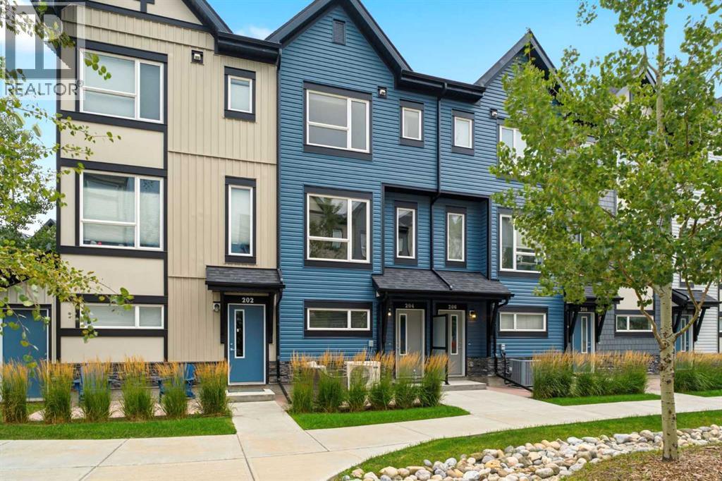 #204 15 Evanscrest Park NW - 1