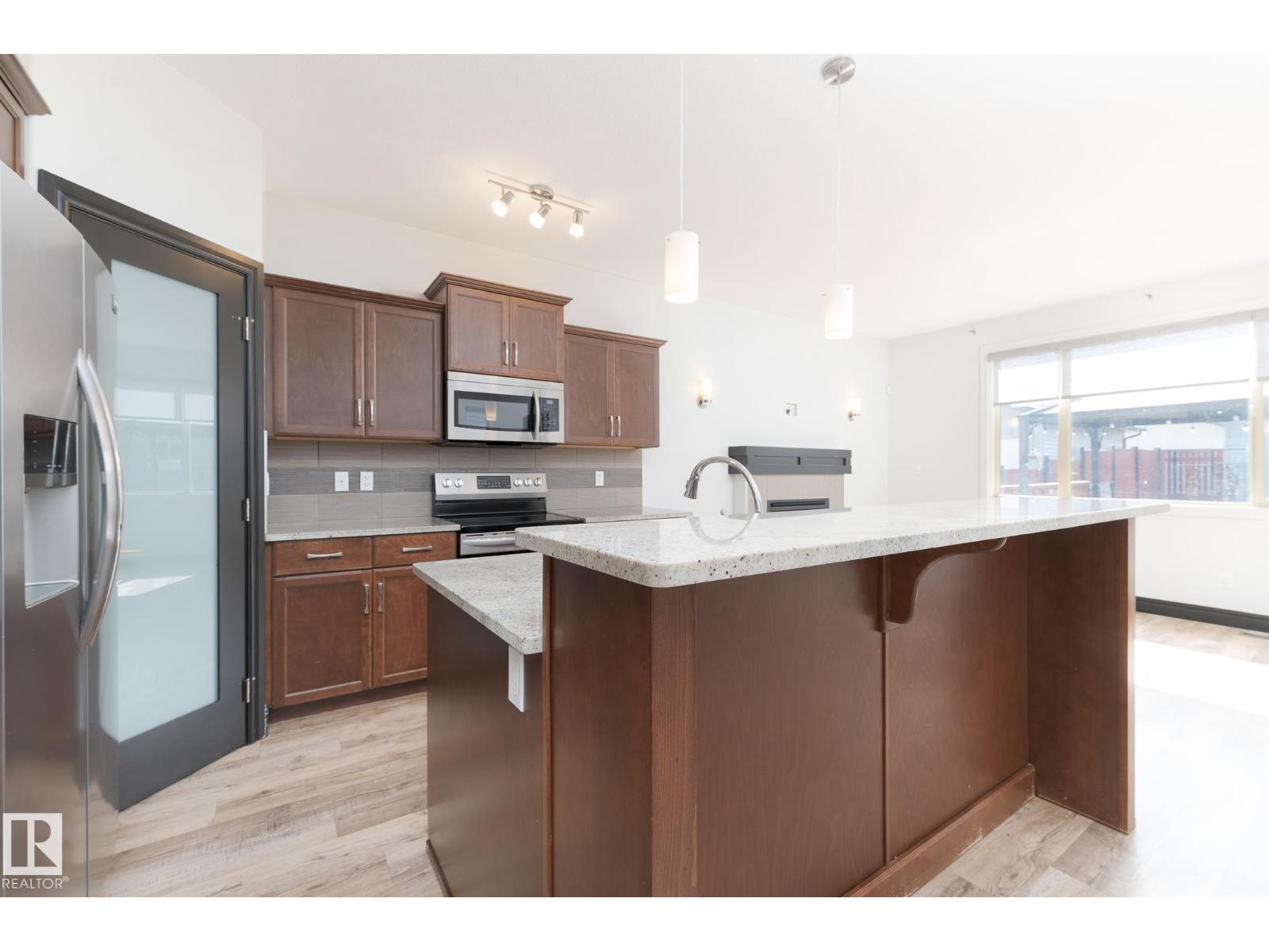71 GREENBURY CR - 10