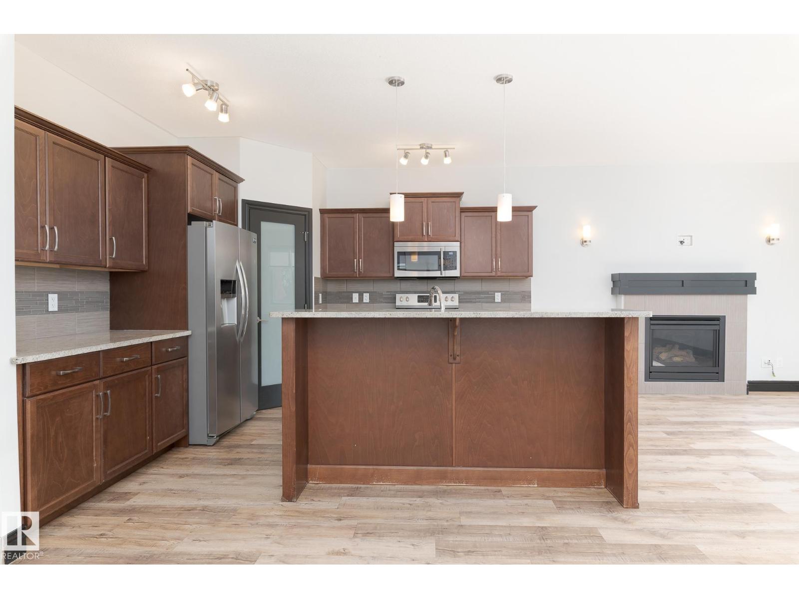 71 GREENBURY CR - 15