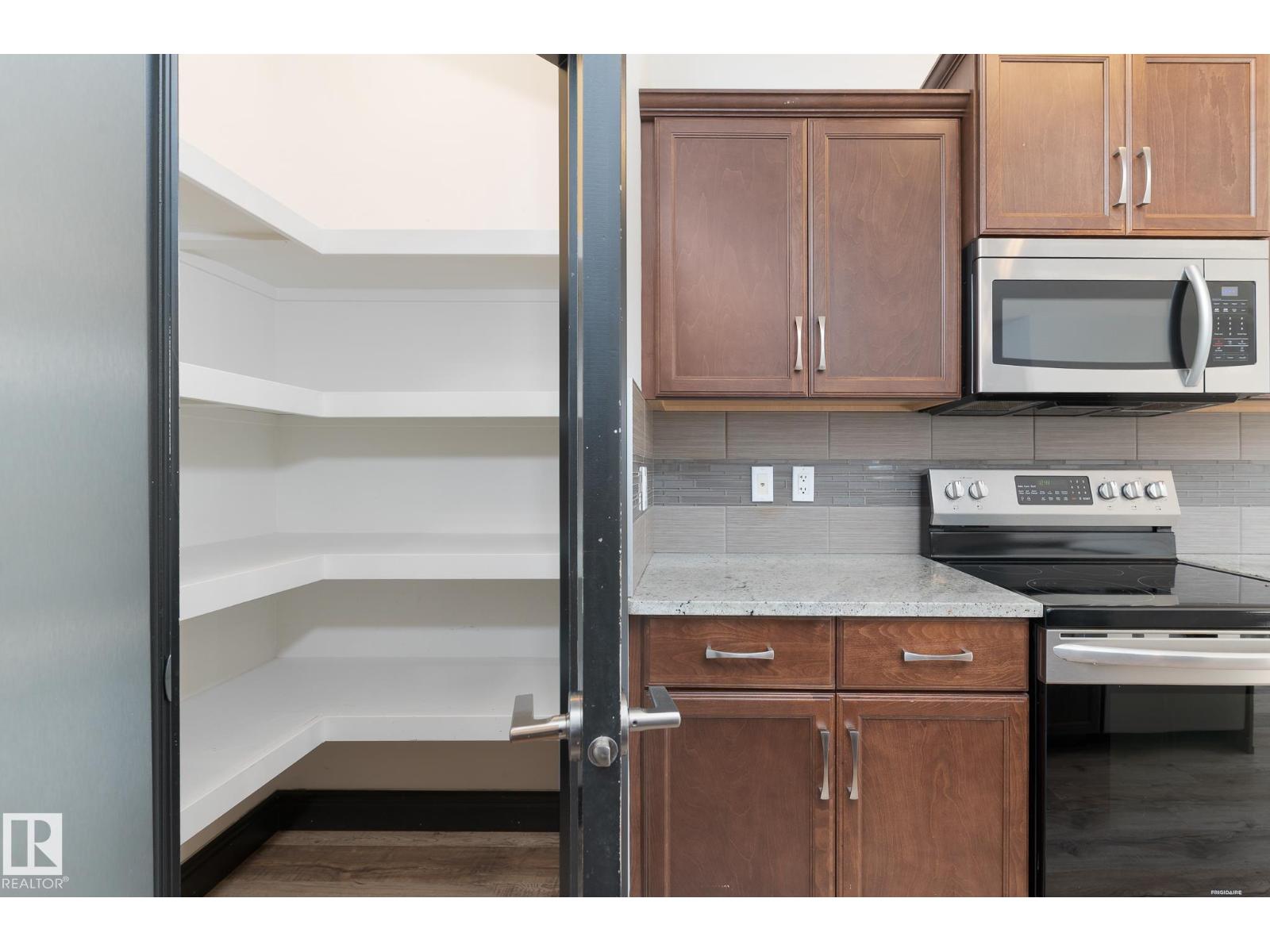 71 GREENBURY CR - 11