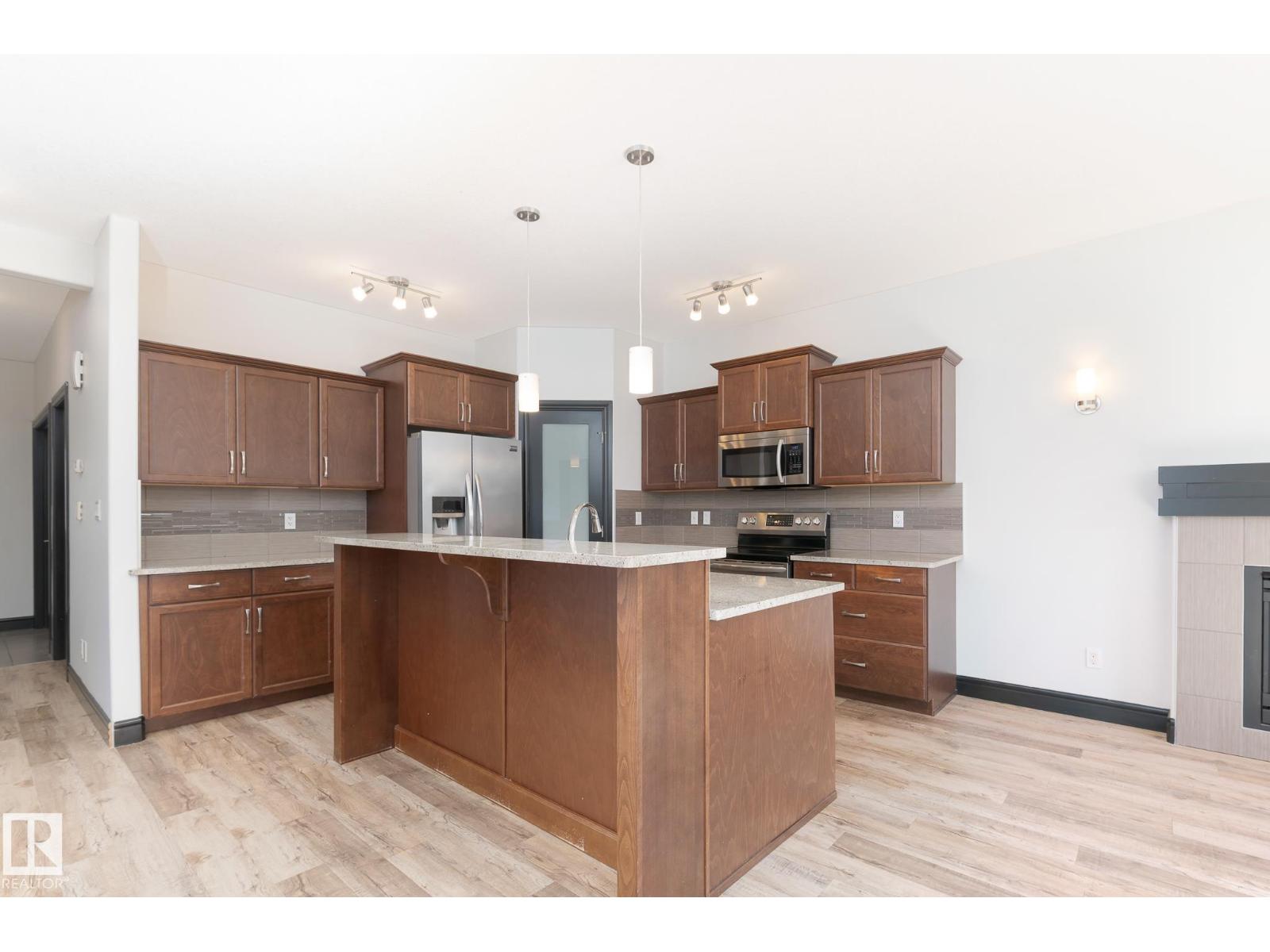 71 GREENBURY CR - 14