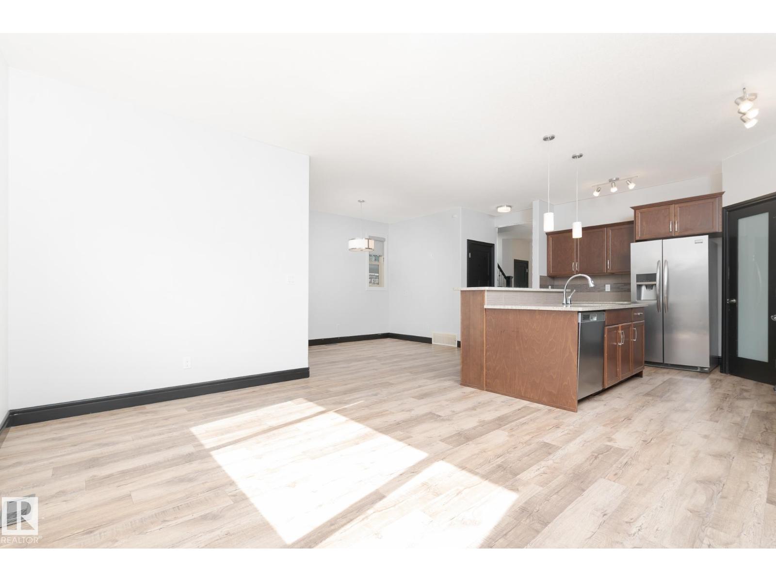 71 GREENBURY CR - 18