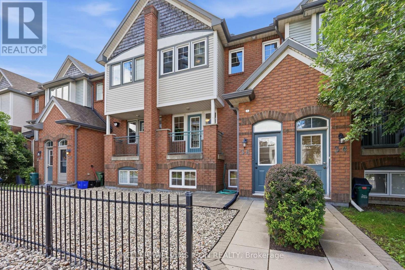 43 THORNBURY CRESCENT - 3