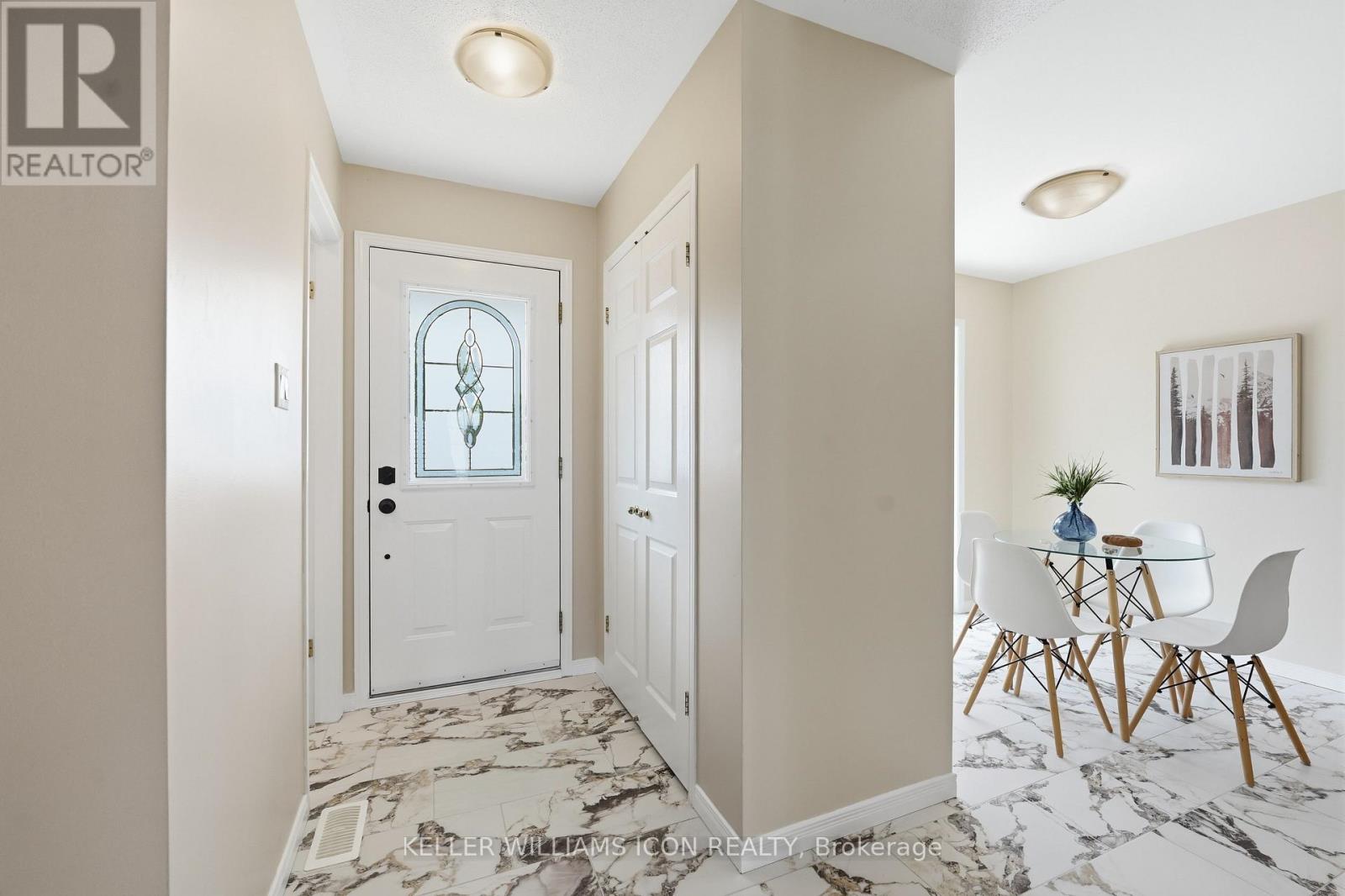 43 THORNBURY CRESCENT - 5