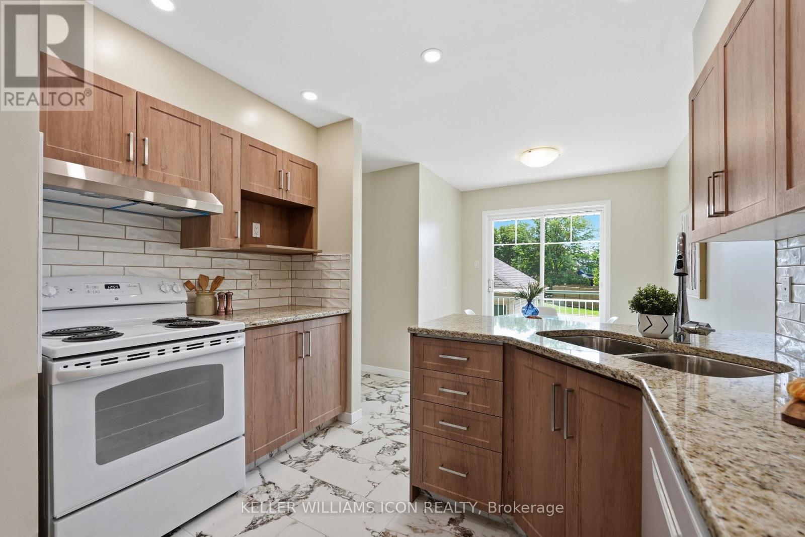 43 THORNBURY CRESCENT, Ottawa — photo 7