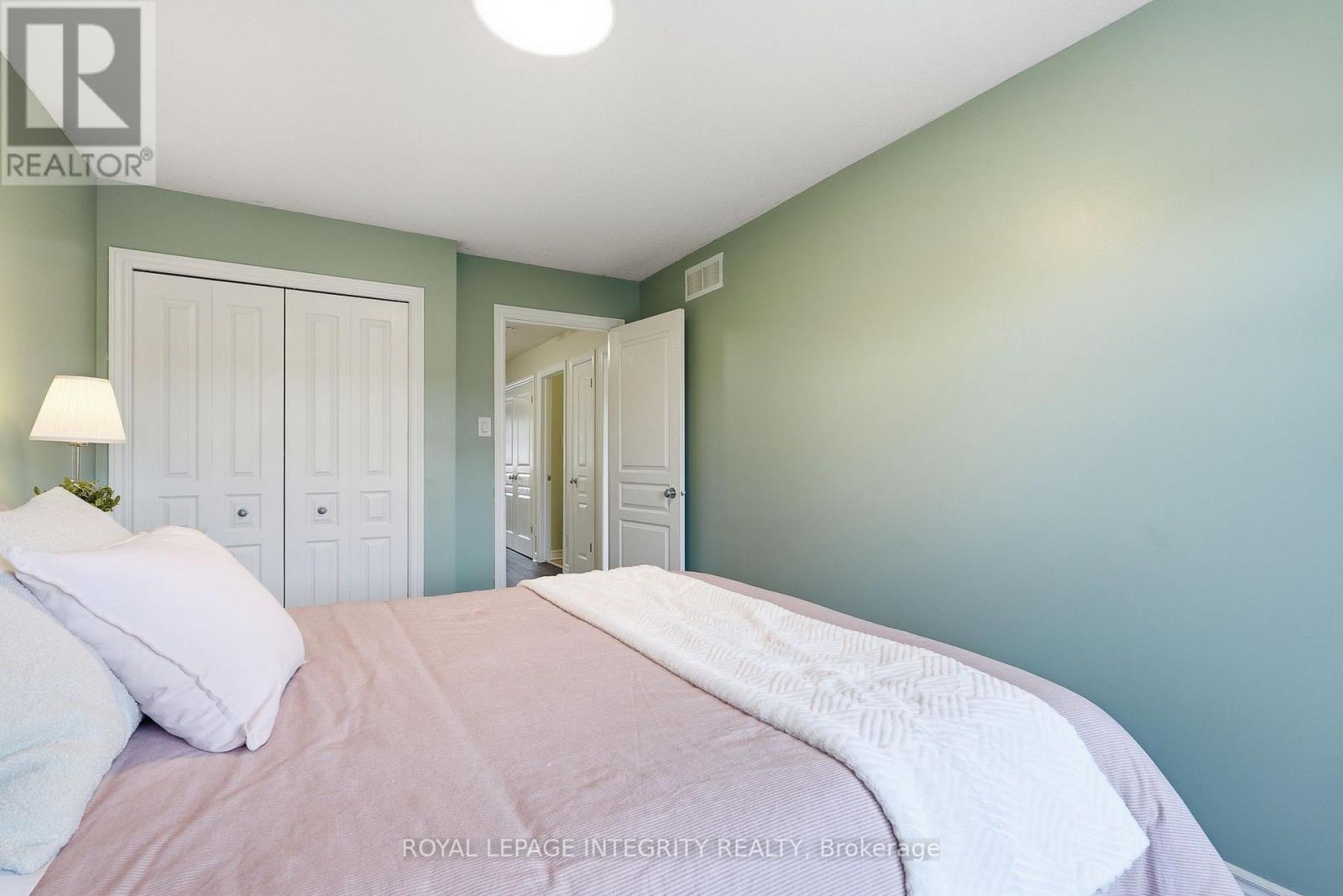 3 Bed, 3 Bath House for Sale in Ottawa – 427 SULTAN STREET, Ottawa – MLS# X13773204 - Image 21