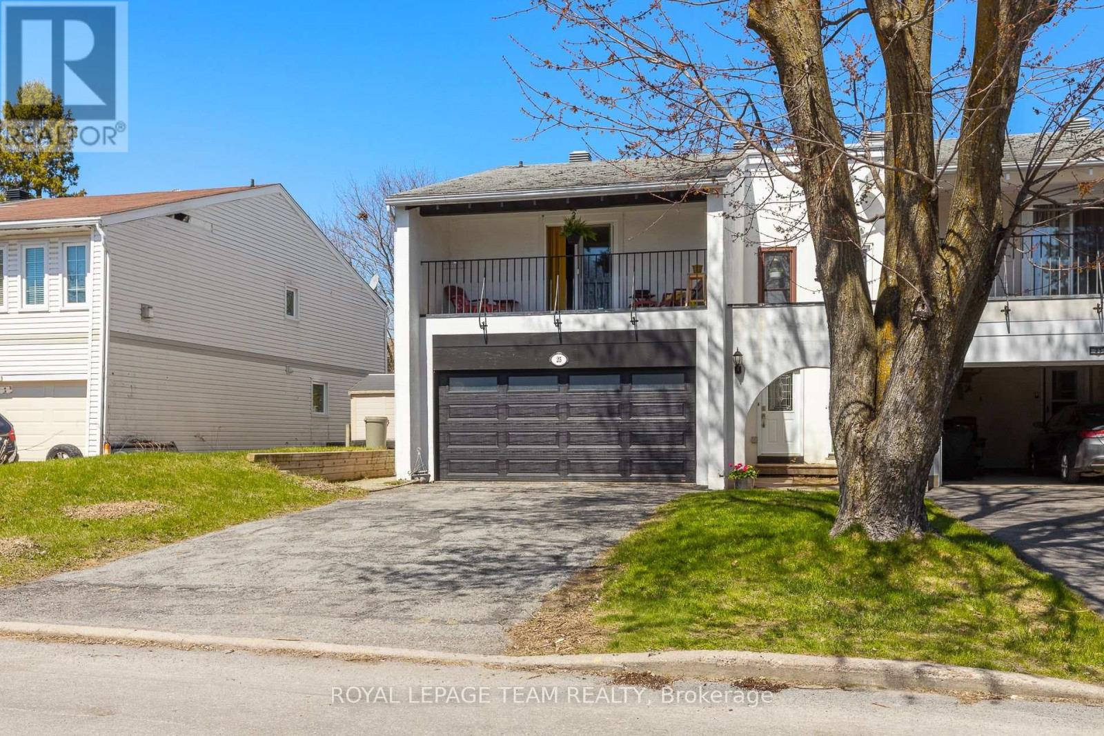 25 GRADY CRESCENT - 1