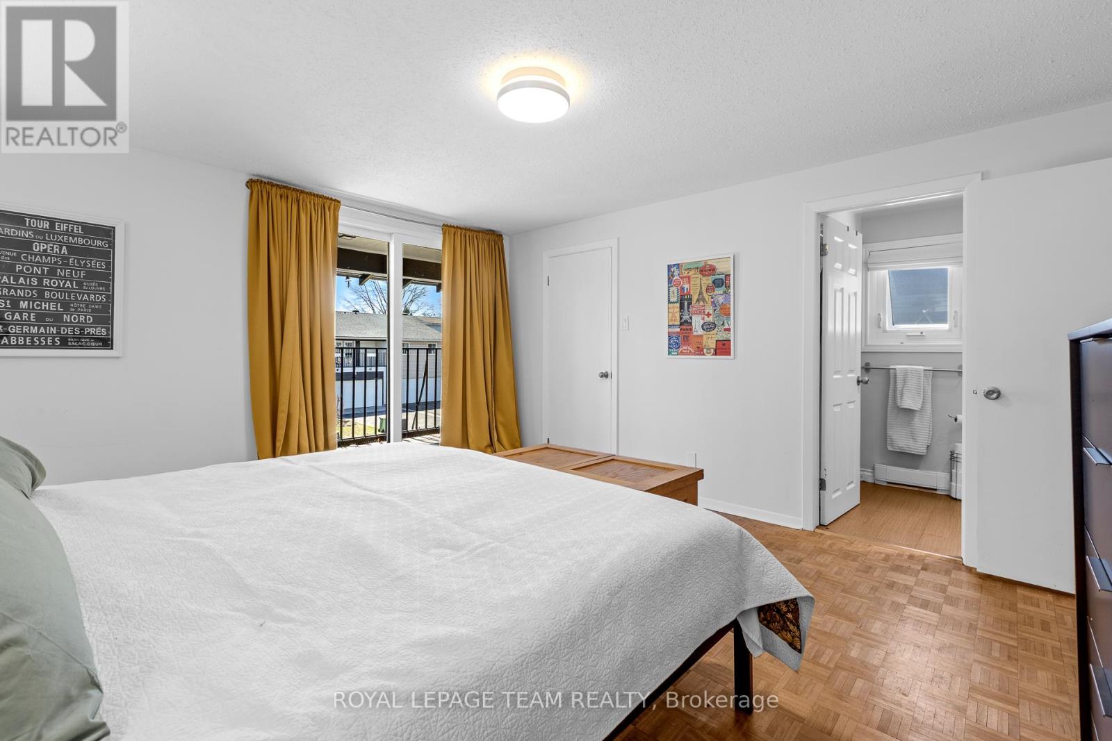 25 GRADY CRESCENT - 21