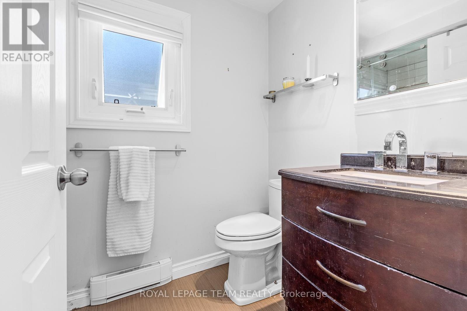 4 Bed, 3 Bath House for Sale in Ottawa – 25 GRADY CRESCENT, Ottawa – MLS# X13773218 - Image 22