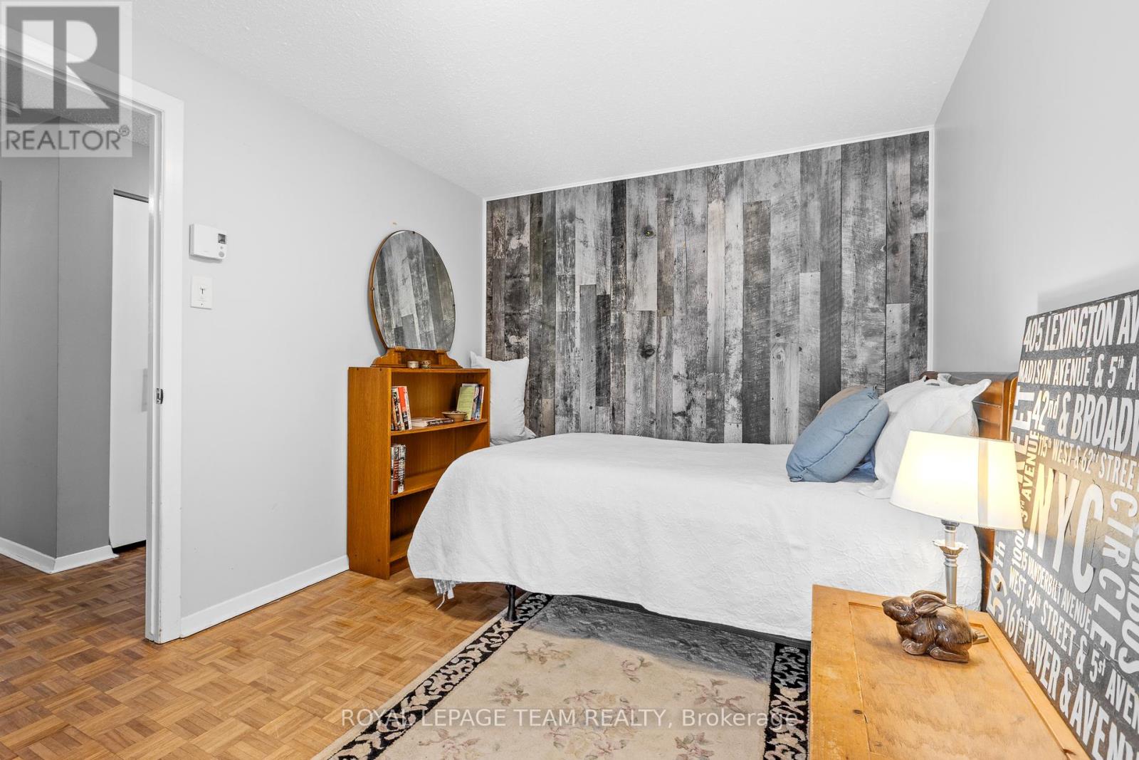 25 GRADY CRESCENT - 30
