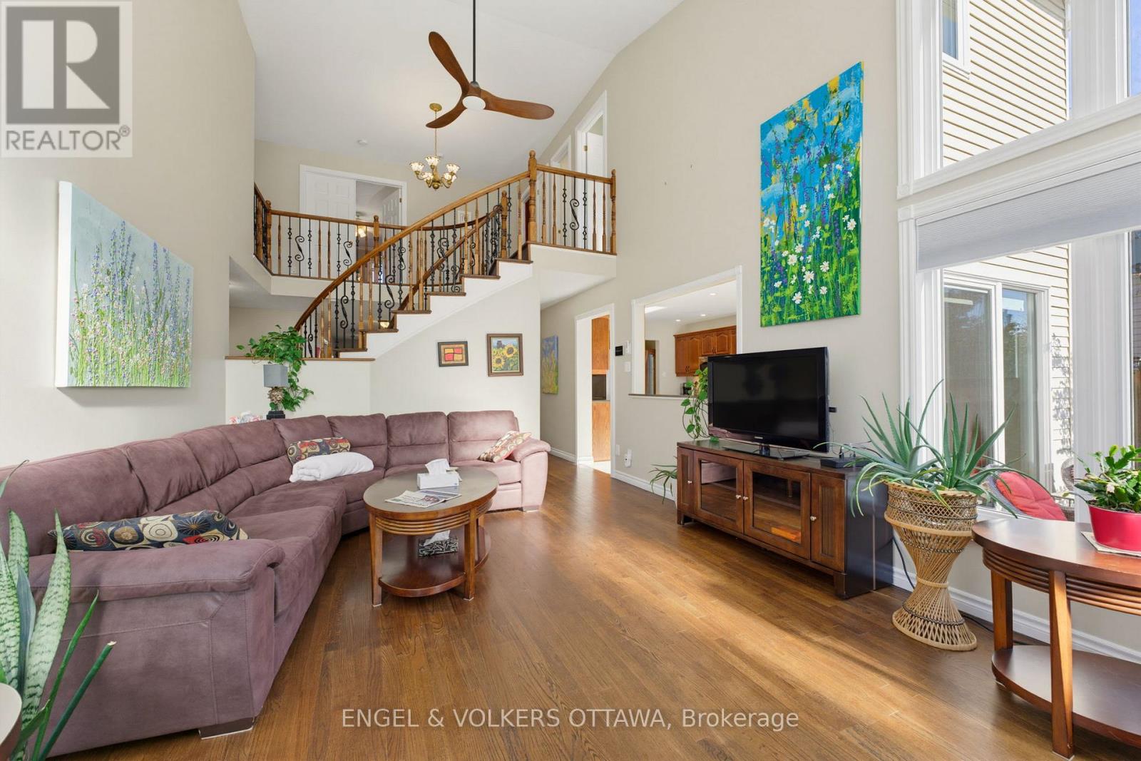 736 HAUTEVIEW CRESCENT - Image 11