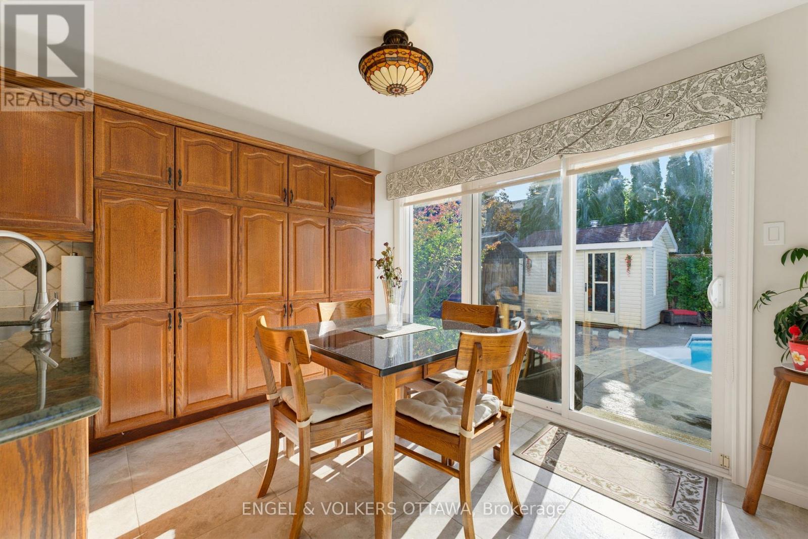 736 HAUTEVIEW CRESCENT - Image 15
