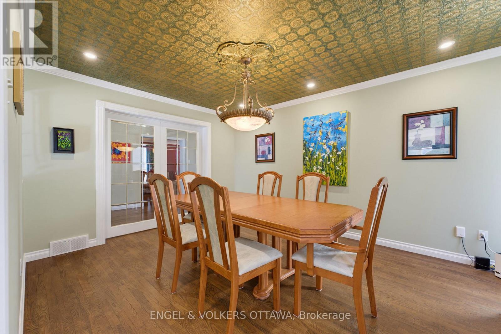 736 HAUTEVIEW CRESCENT - Image 16