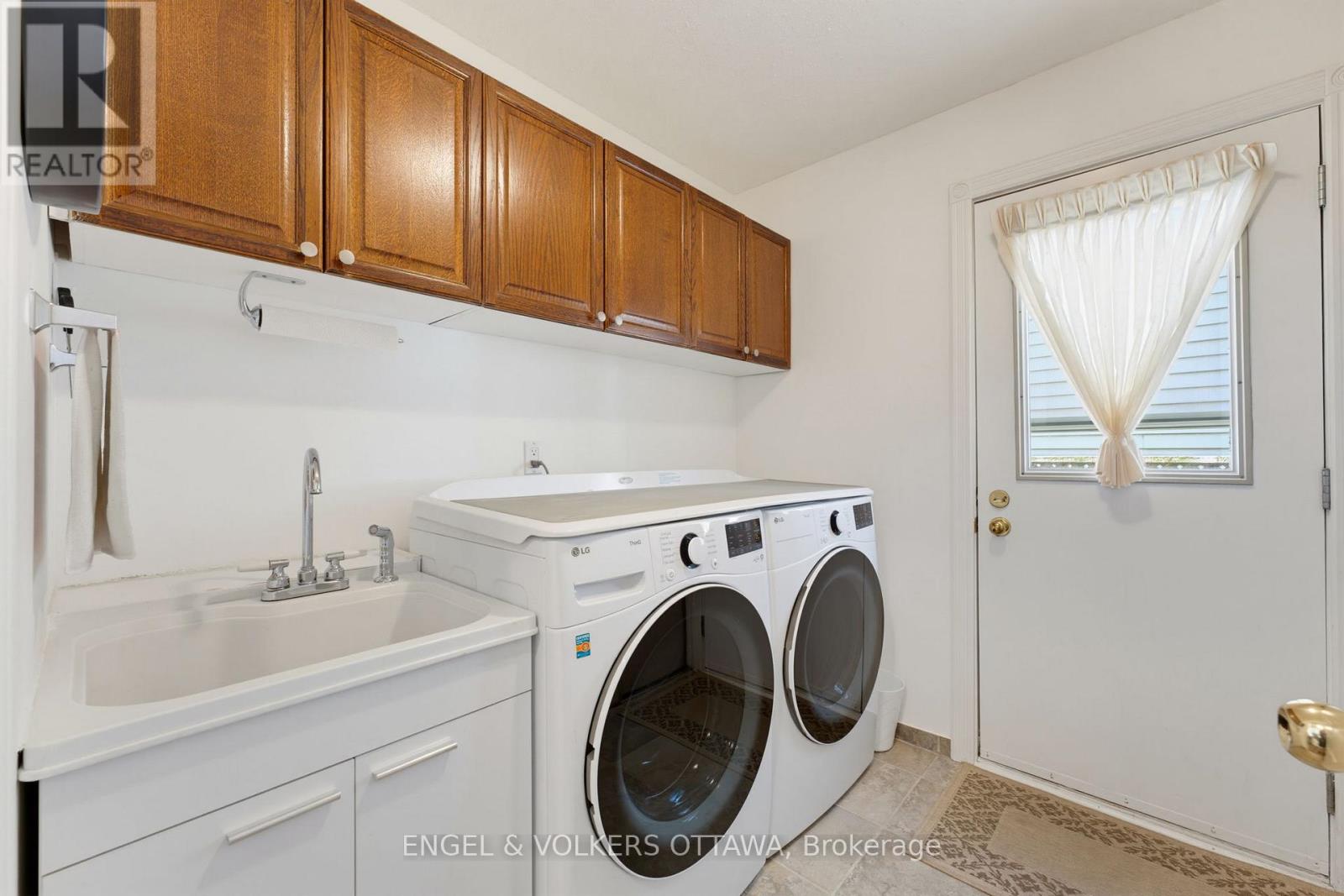 736 HAUTEVIEW CRESCENT - 17