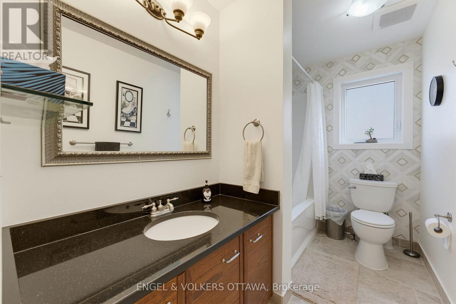 736 HAUTEVIEW CRESCENT - Image 19
