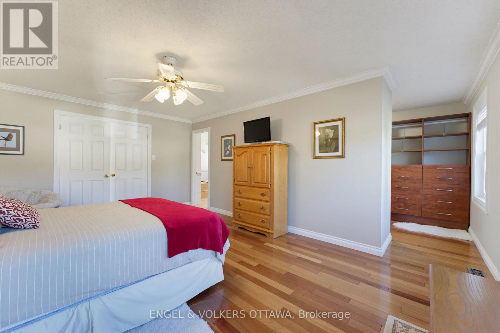 736 HAUTEVIEW CRESCENT - Image 22