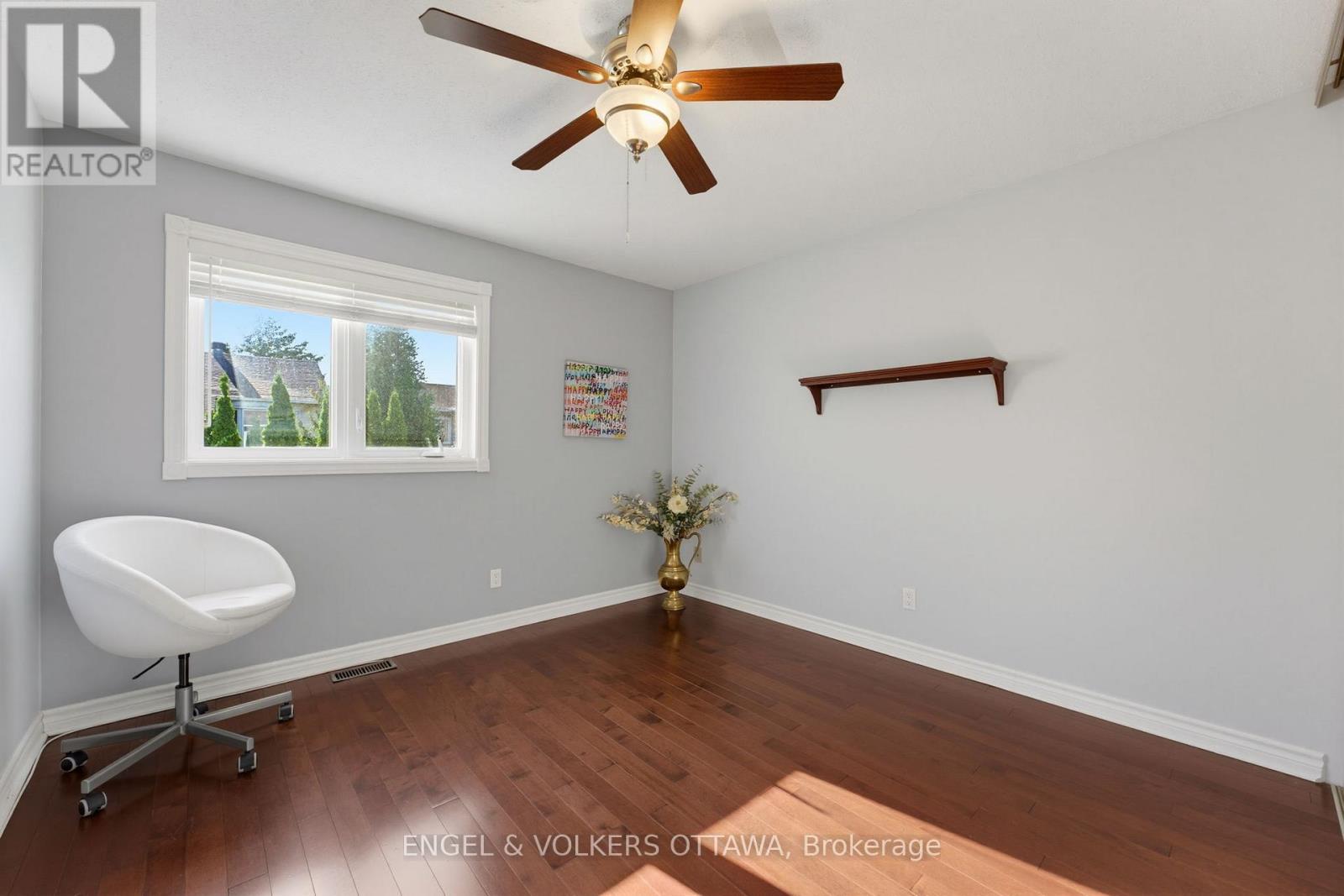 736 HAUTEVIEW CRESCENT - Image 26