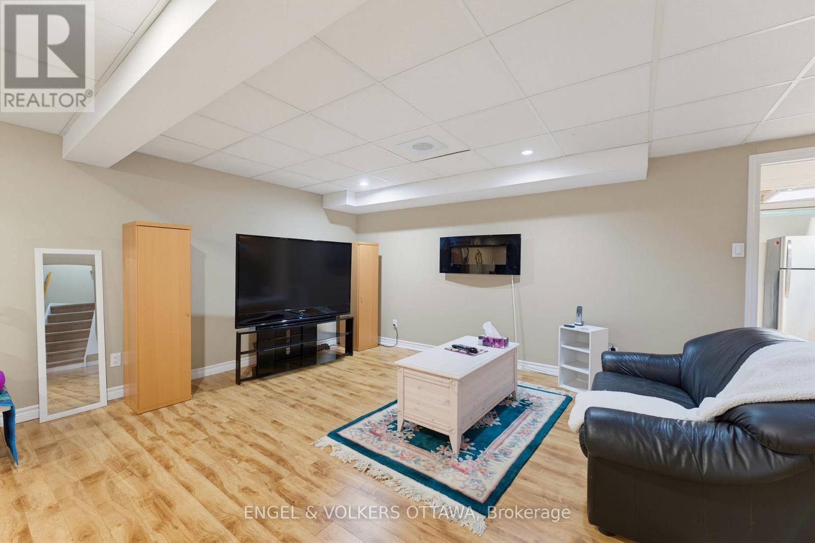 736 HAUTEVIEW CRESCENT - Image 27