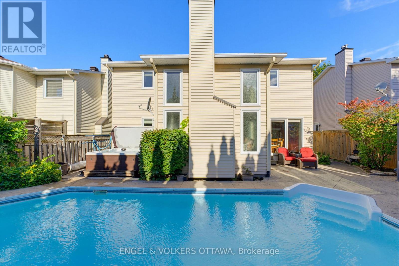 736 HAUTEVIEW CRESCENT - 38