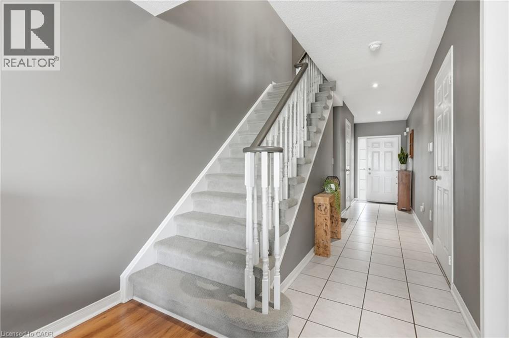 5213 THORNBURN Drive, Burlington — photo 6