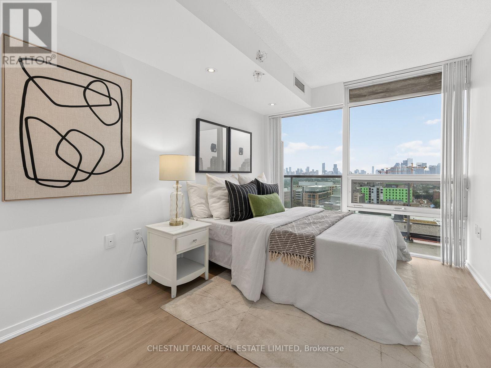 #2111E 36 LISGAR STREET - 12