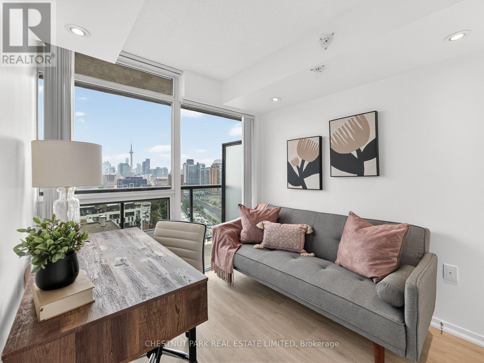 #2111E 36 LISGAR STREET - 16