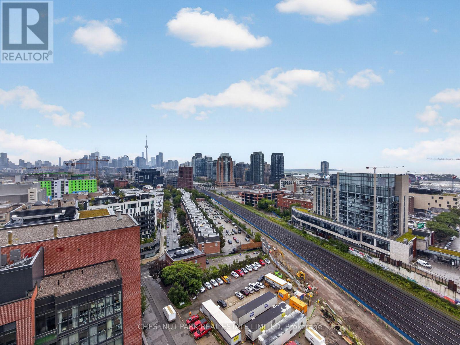 #2111E 36 LISGAR STREET - 23