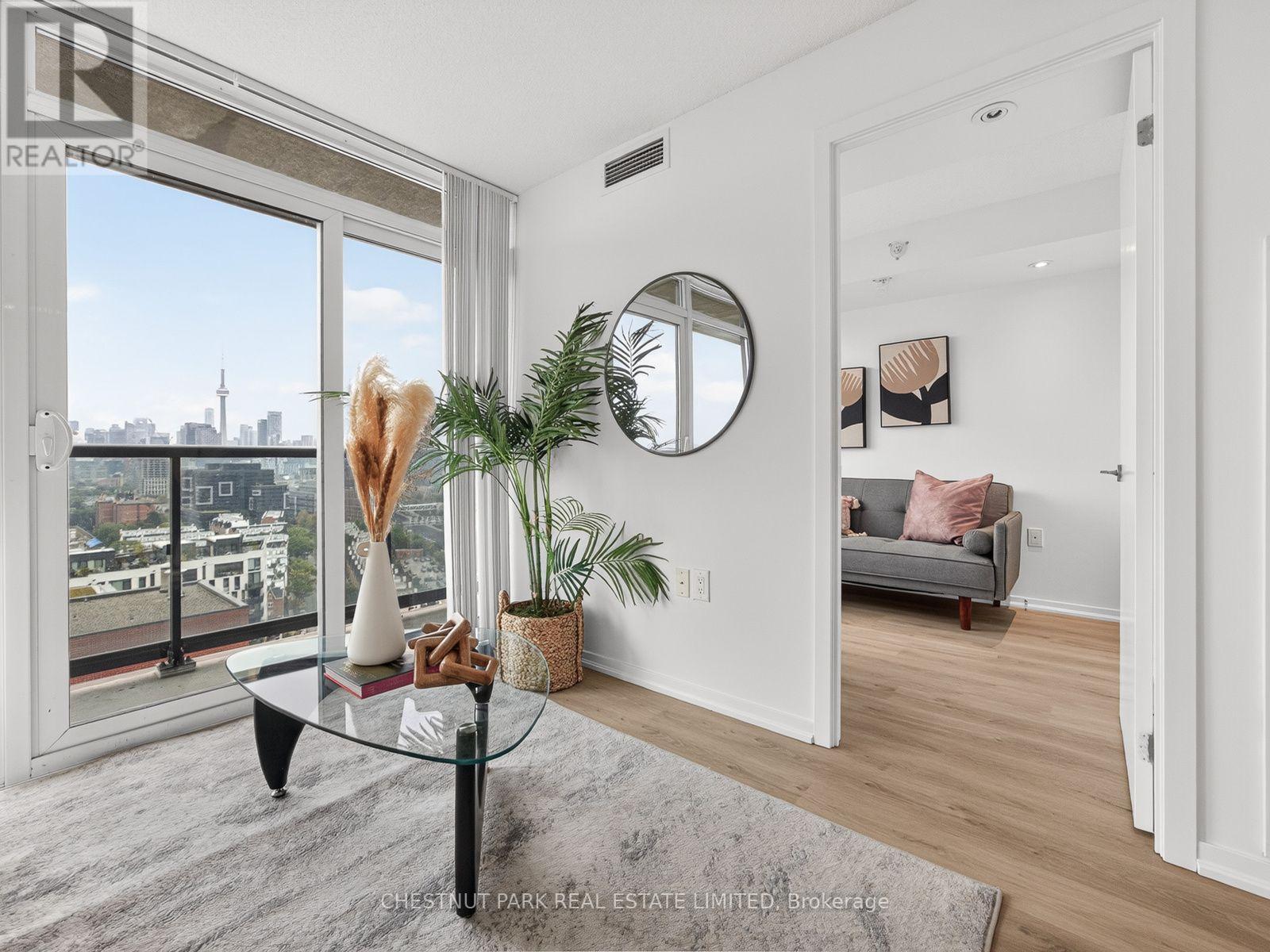 #2111E 36 LISGAR STREET - 9