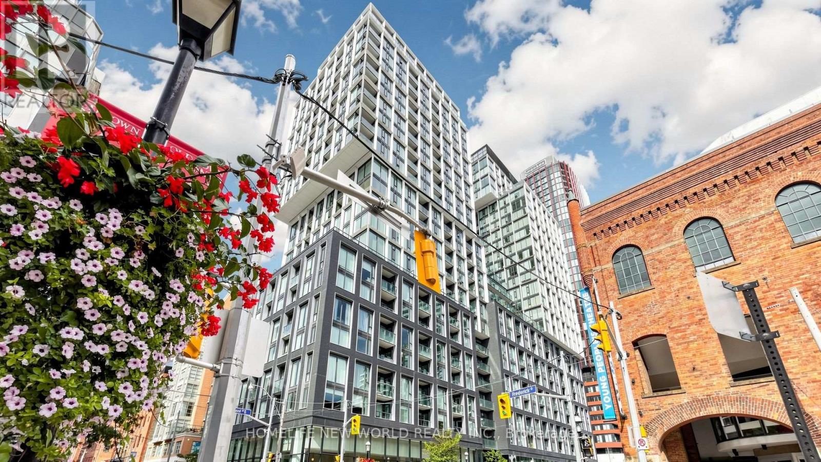 Photo of 158 Front Street