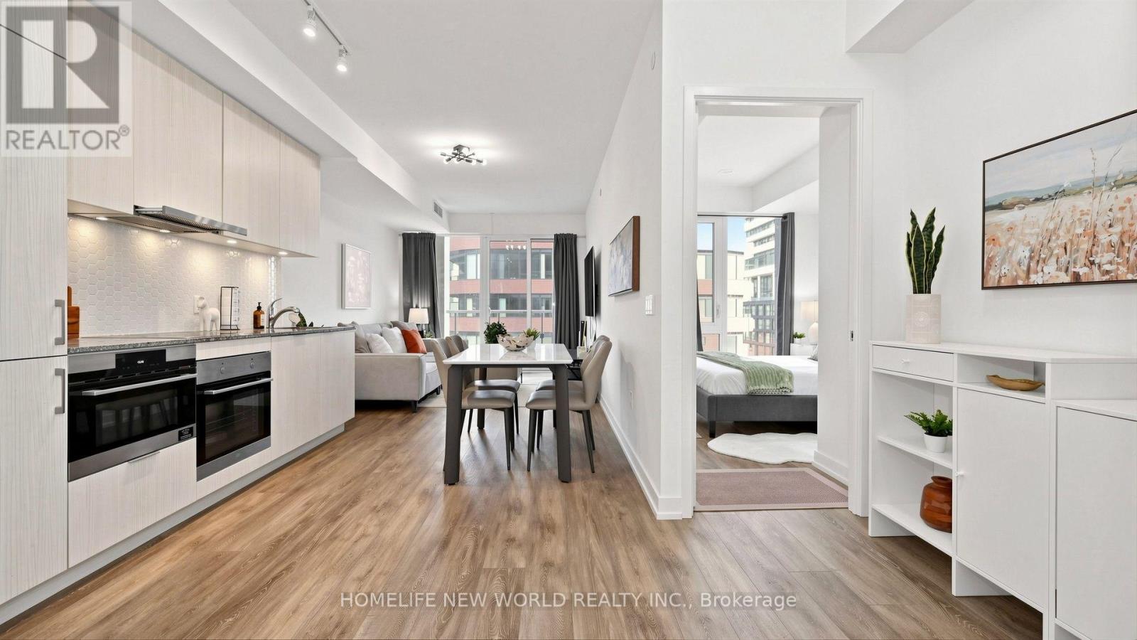#813 158 FRONT STREET E - 14