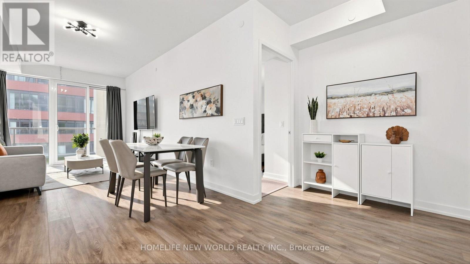#813 158 FRONT STREET E - 15