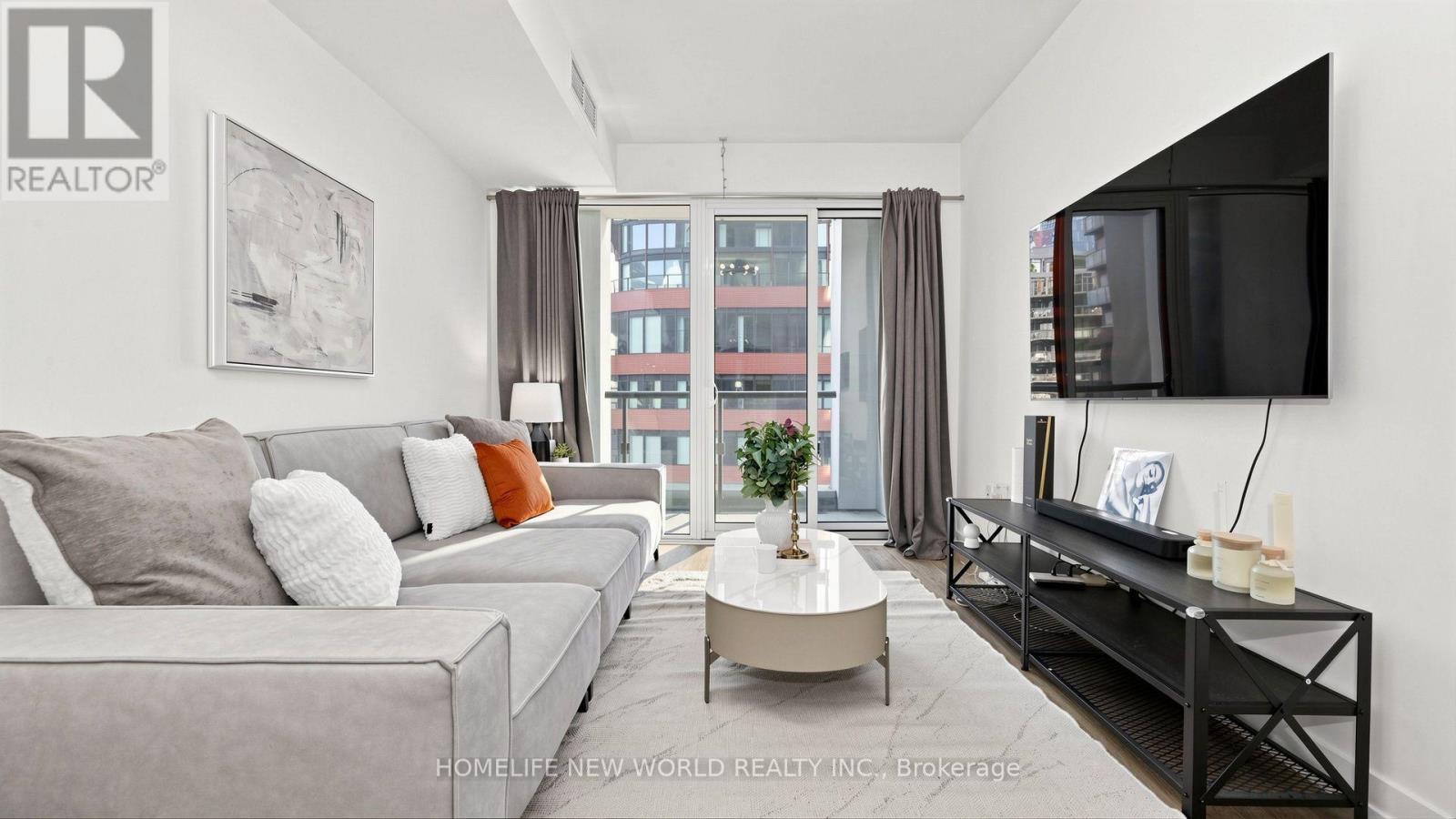 #813 158 FRONT STREET E - 5