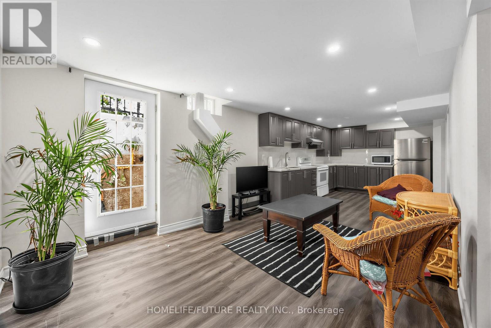 123 BENNETT AVENUE - 25