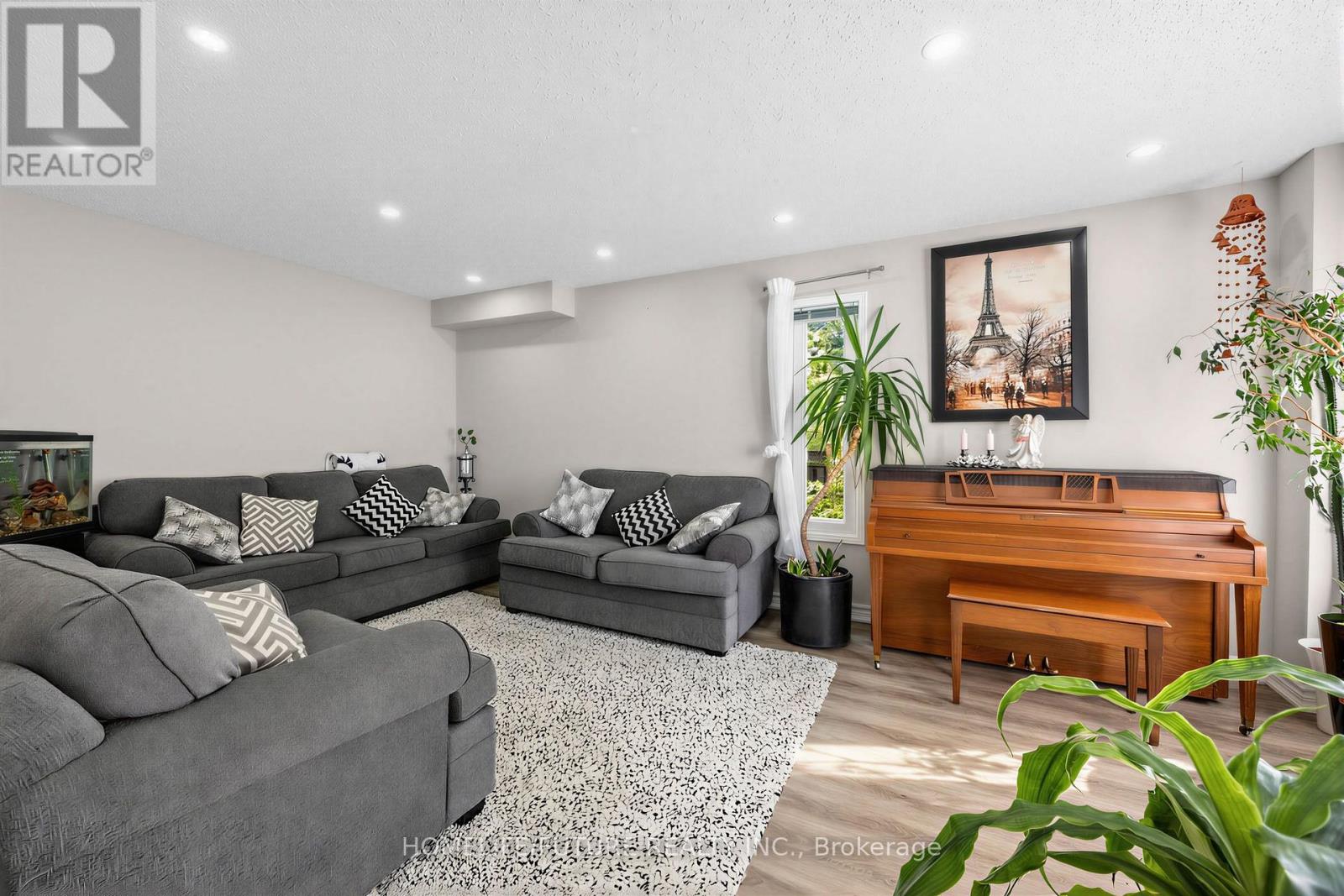 123 BENNETT AVENUE - 4