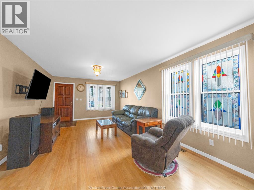1488 PIERRE AVENUE, Windsor — photo 2
