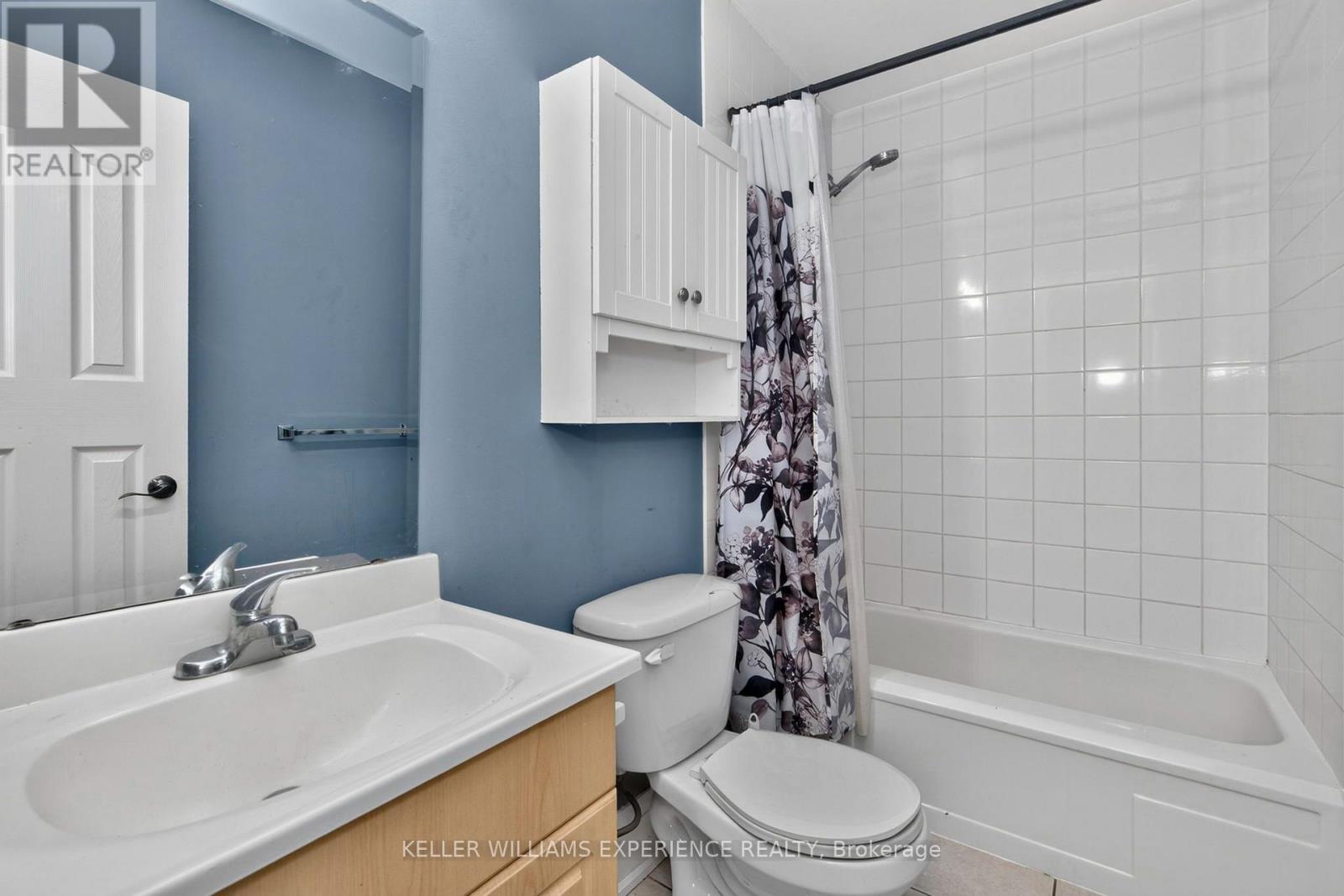 21 B COLLEGE CRESCENT - 14