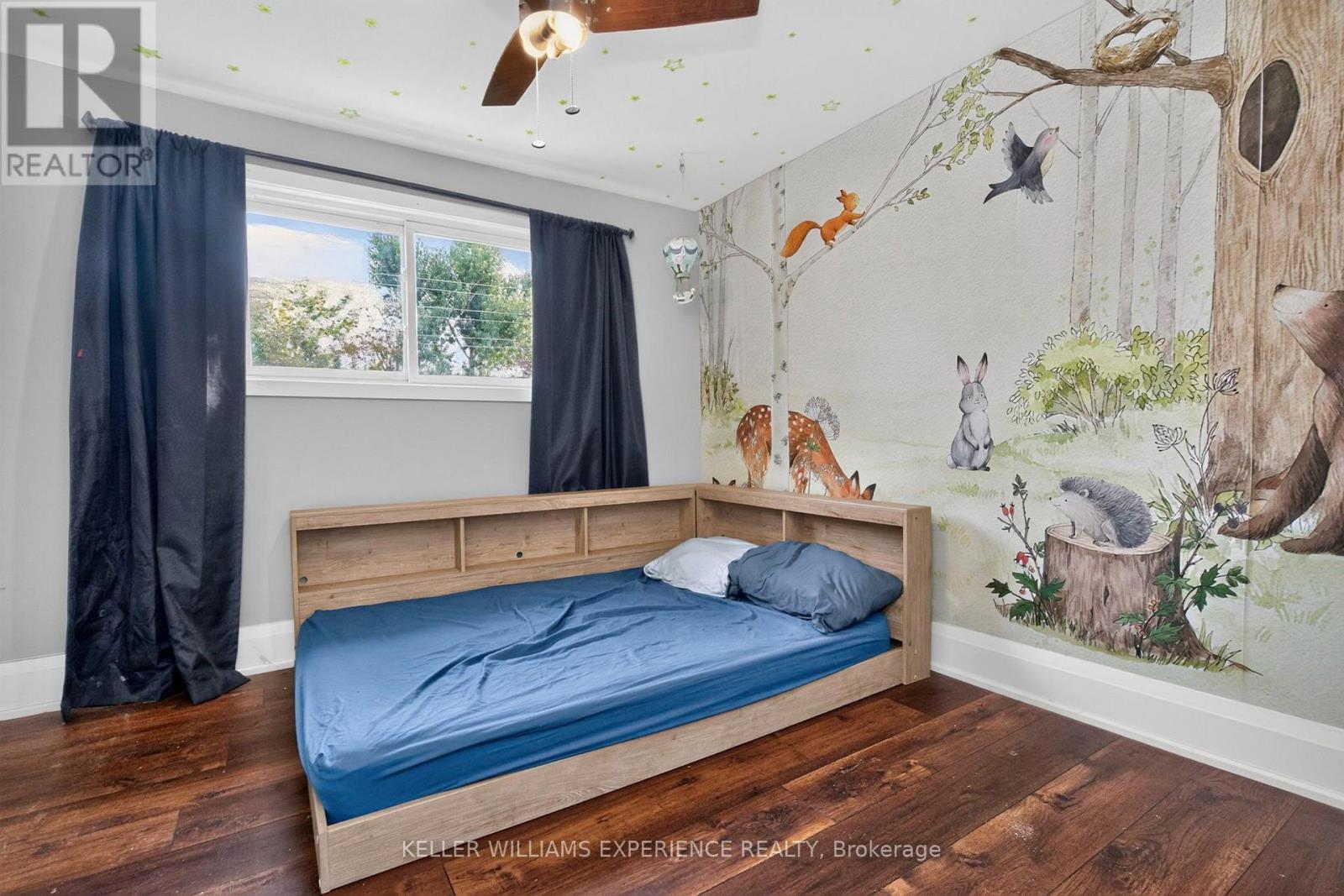 21 B COLLEGE CRESCENT - 16