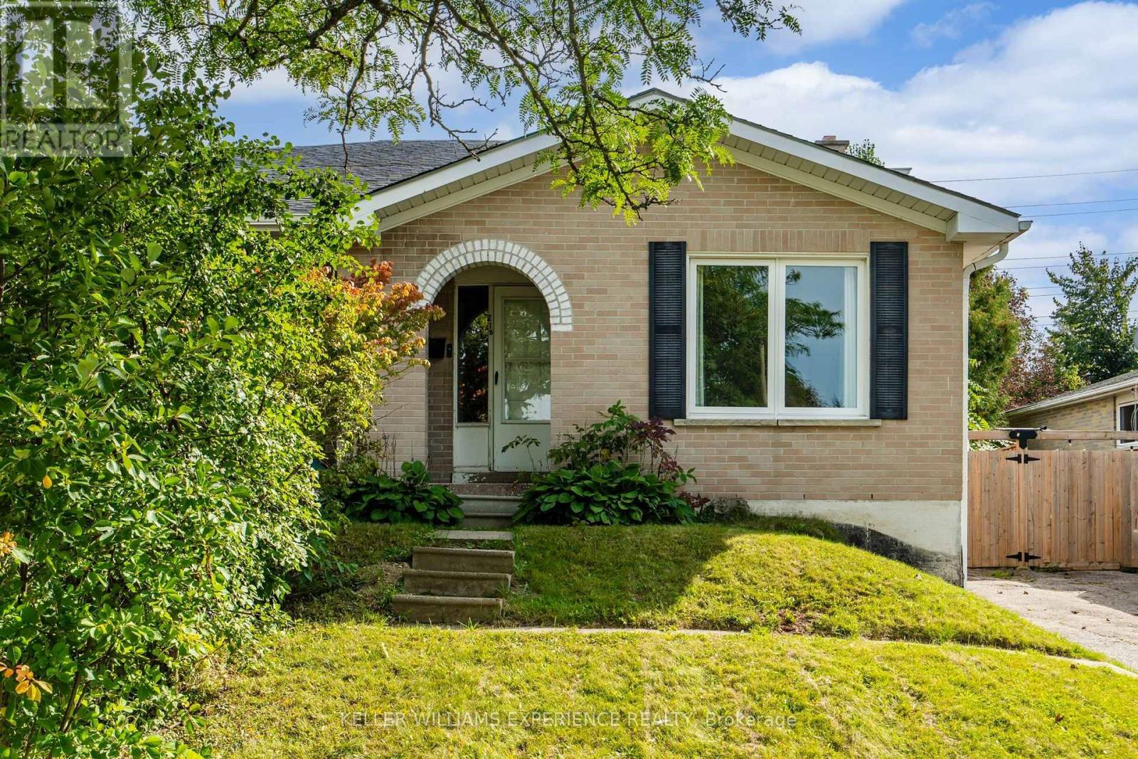 21 B COLLEGE CRESCENT, Barrie (Grove East) — photo 3