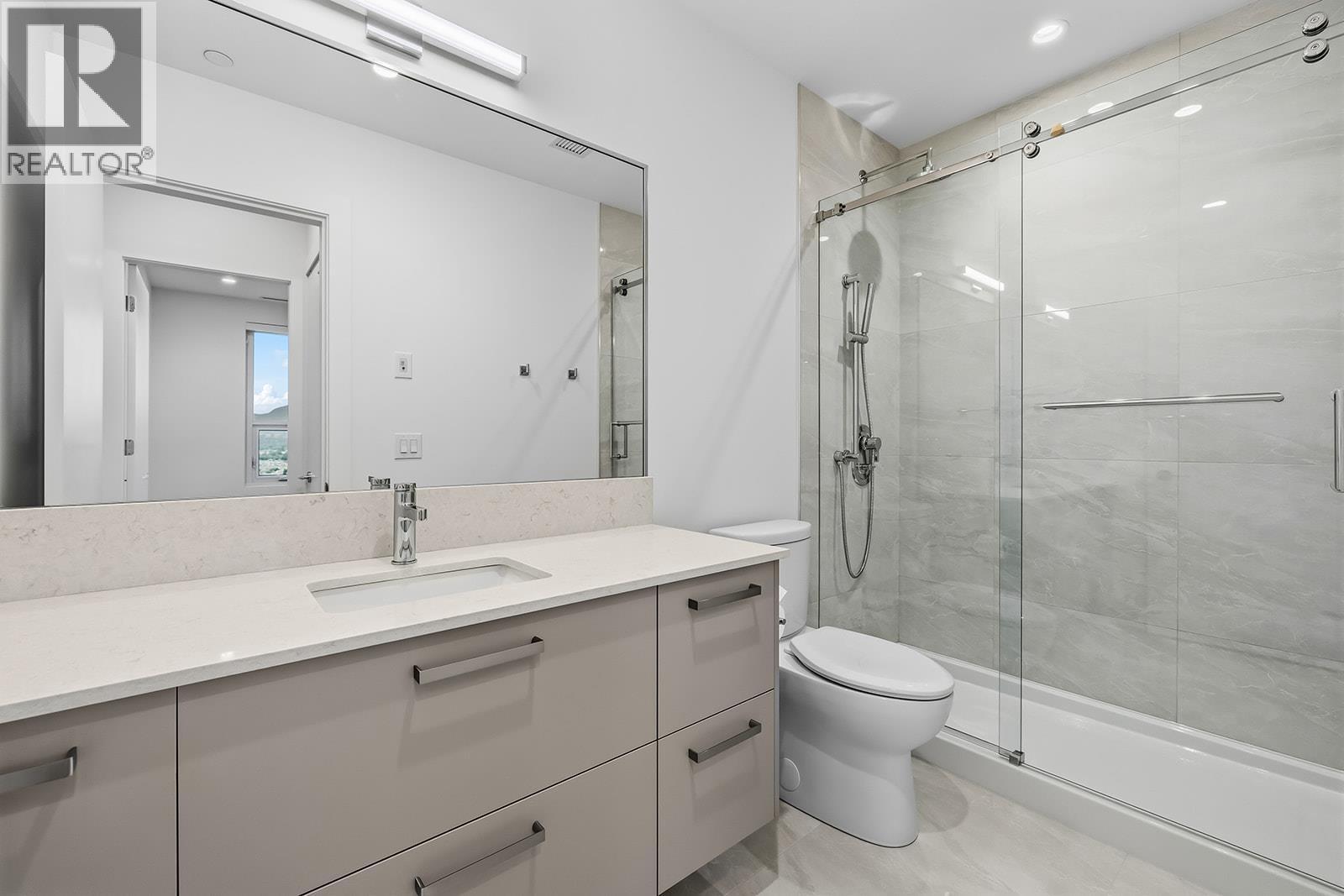 #1101 3300 Lakeshore Drive - 31