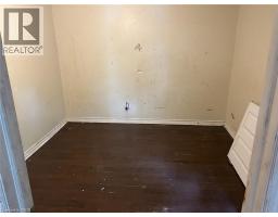 Sitting room - 16 Albert Street, Welland, ON L3B4L2 Photo 6