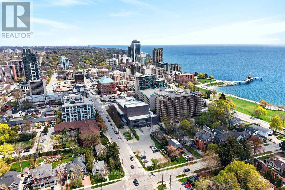#14 1351 ONTARIO STREET - 33