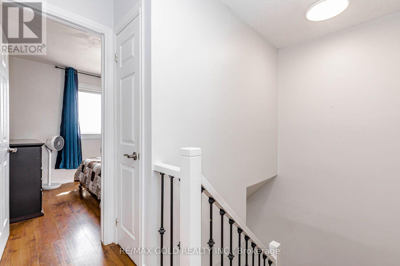 240 SIMMONS BOULEVARD - 23