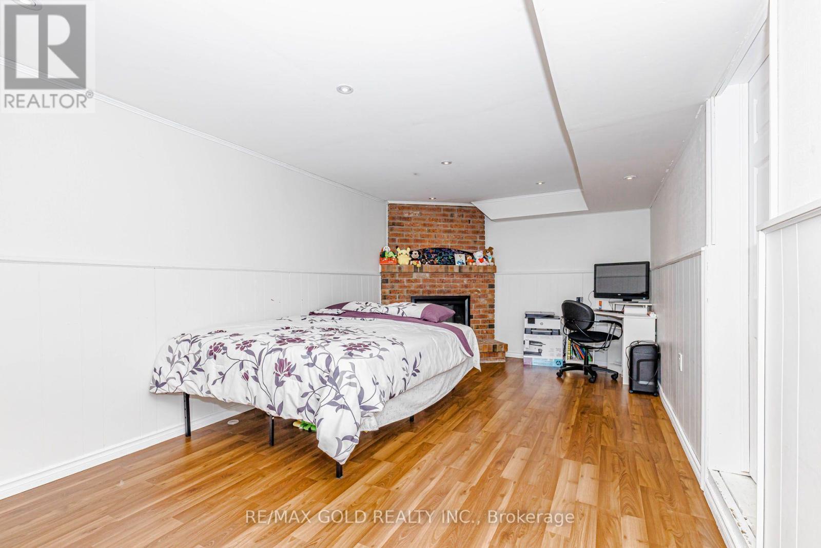240 SIMMONS BOULEVARD - Image 27