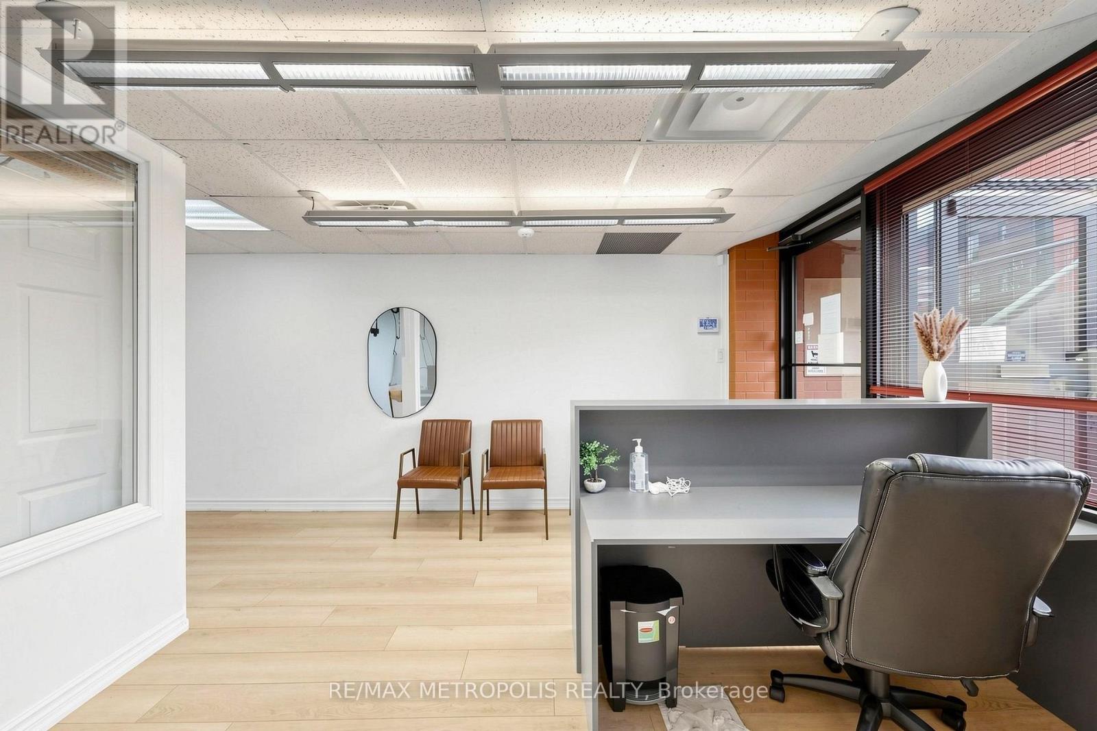 742 DUFFERIN STREET - Image 25