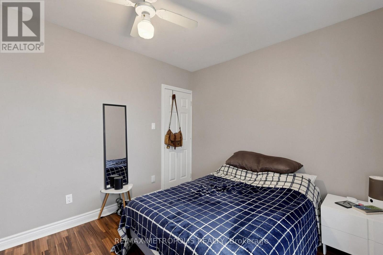 742 DUFFERIN STREET - 20