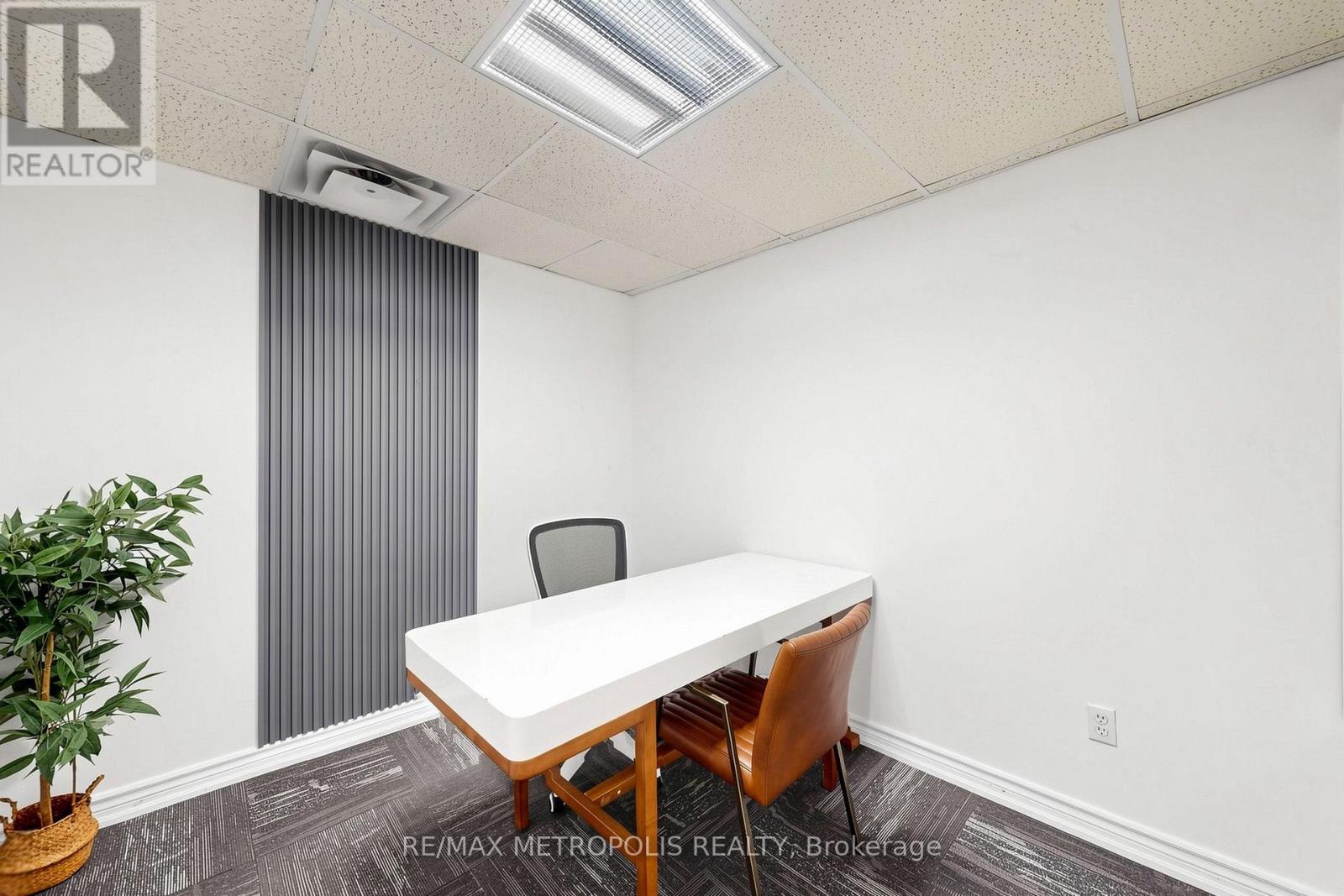 742 DUFFERIN STREET - 32