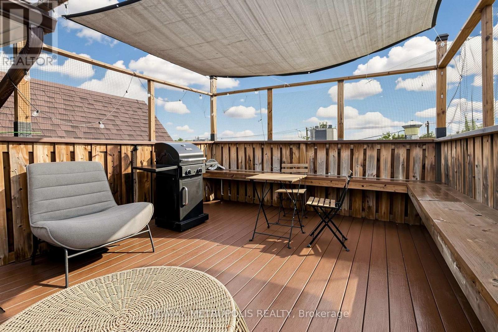 742 DUFFERIN STREET - 42